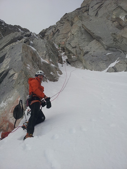 Una via per te fatta in tre Monte Nero di Presanella - Una via per te fatta in tre: Attacco della via © Claudio Migliorini