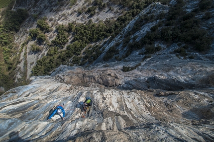 L'Ora del Garda Mandrea Arco - L'Ora del Garda: Rolando Larcher climbing pitch 8