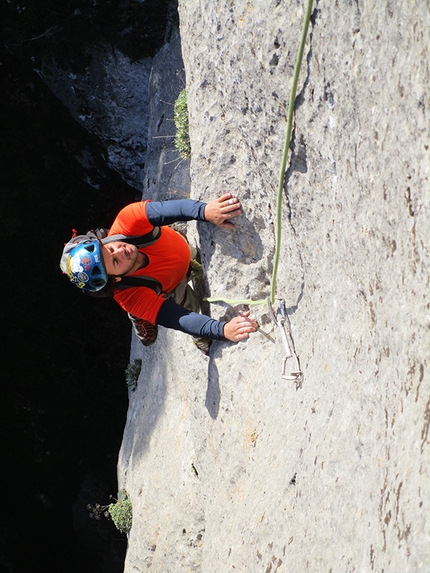 Heroes Pizzo Campana - Rocca Busambra - Heroes: Giorgio Iurato making the first free ascent of pitch 1 of Heroes (6b+, 186m, Giuseppe Barbagallo, Massimo Flaccavento, Giorgio Iurato) Pizzo Campana (Rocca Busambra)