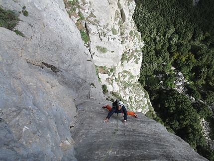 Heroes Pizzo Campana - Rocca Busambra - Heroes: Massimo Flaccavento making the first free ascent of pitch 5 of Heroes (6b+, 186m, Giuseppe Barbagallo, Massimo Flaccavento, Giorgio Iurato) Pizzo Campana (Rocca Busambra)