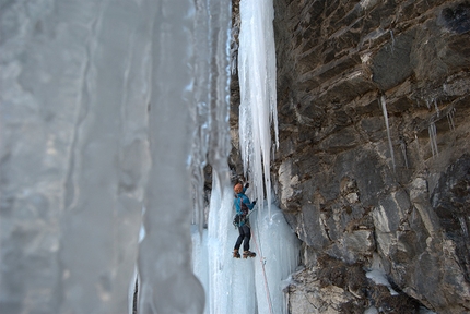 Chloë - Chloë: Ezio Marlier making the first ascent of the icefall Chloe, vallone del Grauson, Cogne, Valle Aosta, Italy (ph Thomas Scalise Meynet)