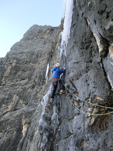 Mur del Pisciadù Eisfall Mur del Pisciadù - Mur del Pisciadù Eisfall: Mur del Pisciadu Eisfall (Manuel Baumgartner, Martin Baumgartner 30/12/2015)