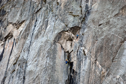 James Pearson - James Pearson su Joy Division (800m, 8b ) sul Qualido, Val di Mello