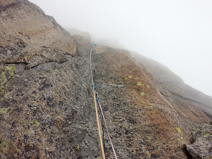 Sturm und Drang  Cima Becco di Valsoera Torre Staccata - Sturm und Drang: Federica Mingolla a-vista su Sturm und Drang al Becco di Valsoera, insieme a Andrea Migliano