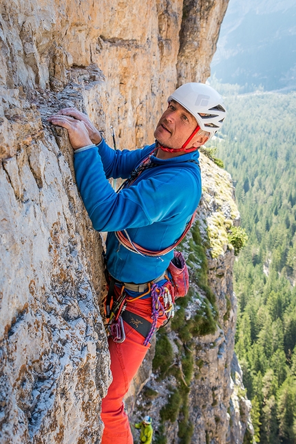 PukaNaka Sas dai Tamersc - PukaNaka: Durante la prima salita di PukaNaka (7b+, 325m) sulla parete SO di Sas dai Tamersc in Dolomiti (Manuel Baumgartner, Martin Baumgartner, Toni Oboles)