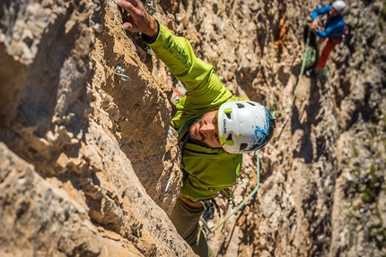 PukaNaka Sas dai Tamersc - PukaNaka: Durante la prima salita di PukaNaka (7b+, 325m) sulla parete SO di Sas dai Tamersc in Dolomiti (Manuel Baumgartner, Martin Baumgartner, Toni Oboles)