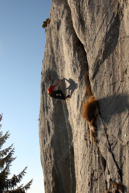 Climbing at Baule and Bilico - Manolo climbing at Baule, Vette Feltrine, Dolomites