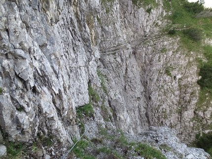 Via ferrata Maurizio Monte Alben, Monte Croce - Via ferrata Maurizio: Traverso sulla via ferrata Maurizio al Monte Alben