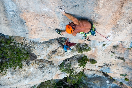 Falco Punta Argennas - Falco: Jan Kares e Jaro Ovcacek durante la prima salita di Falco, Punta Argennas, Sardegna @ Richard Felderer