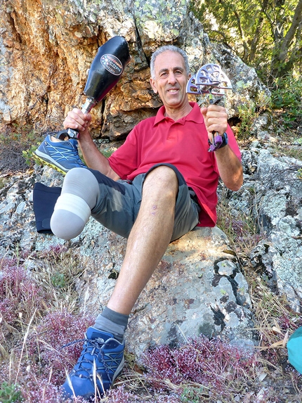 Cresta Sud Est di Monte Muru Mannu Monte Muru Mannu - Cresta Sud Est di Monte Muru Mannu: Lino Cianciotto:  terrà di più la protesi o il friend n.5?